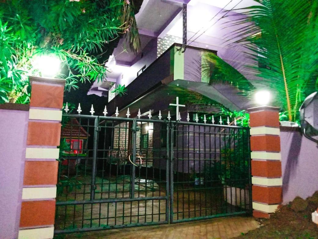 Vian Homestay Honavar Bagian luar foto