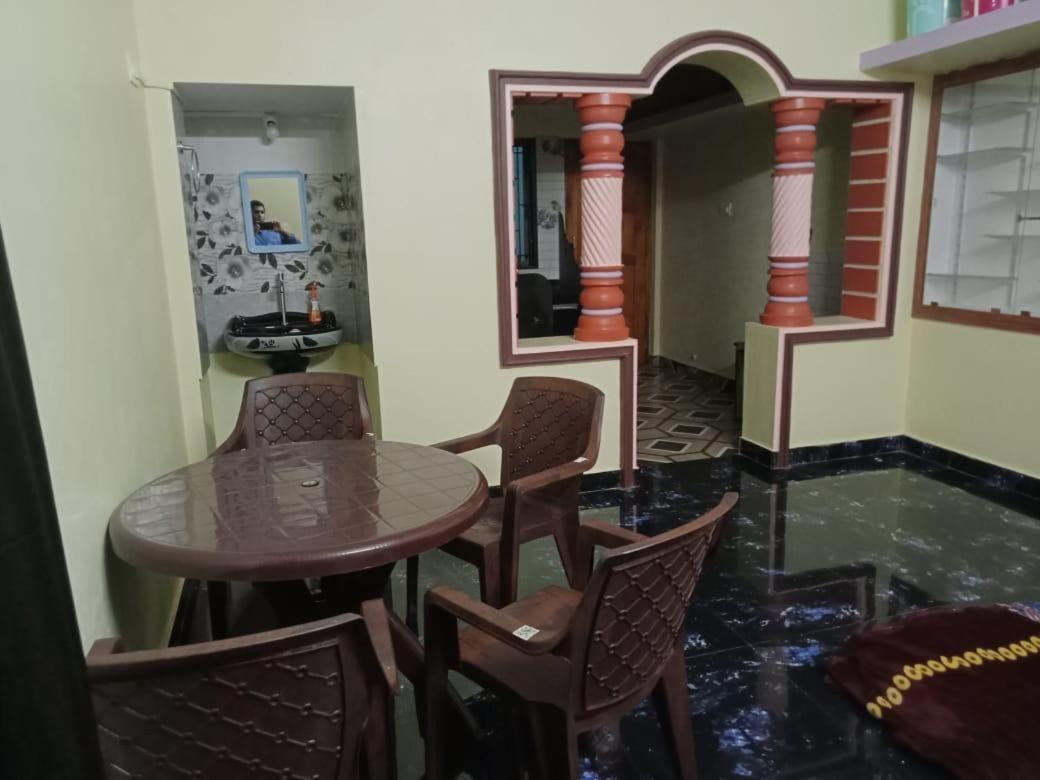 Vian Homestay Honavar Bagian luar foto