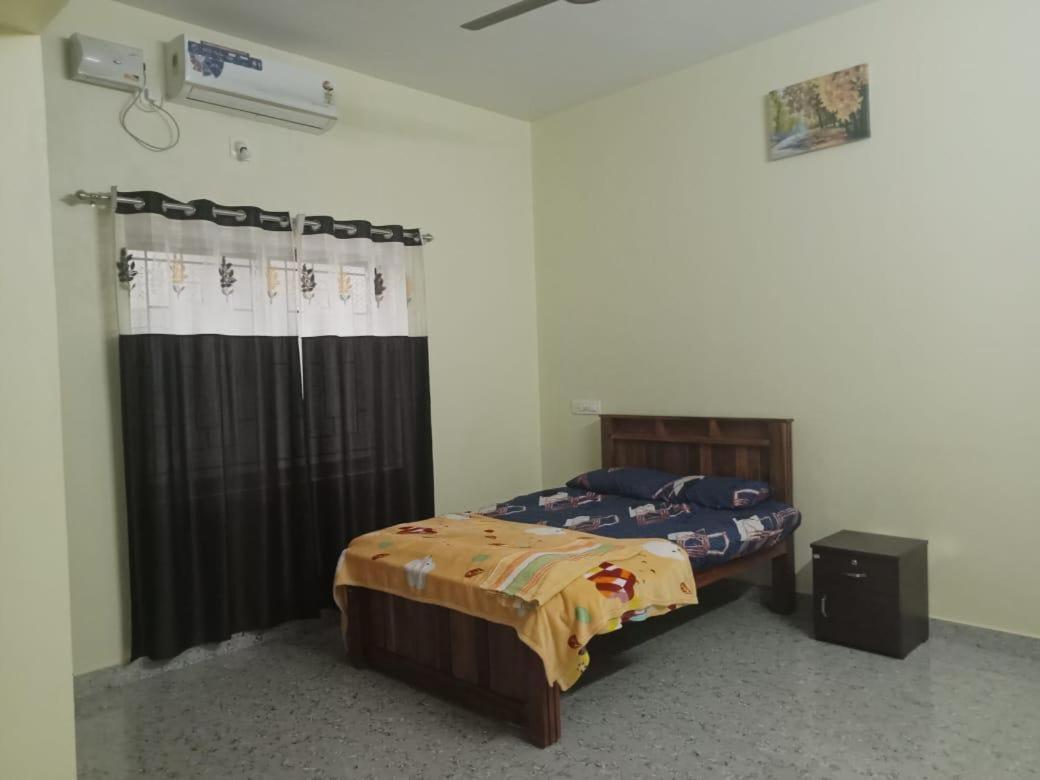 Vian Homestay Honavar Bagian luar foto